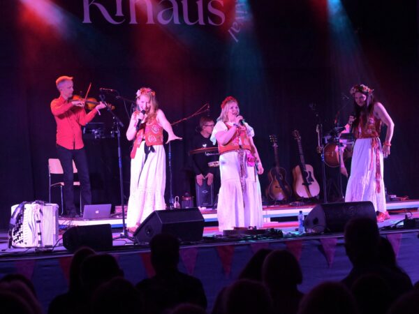 Kihaus Folkin juhlakonsertissa kuullaan Värttinää uusina versioina